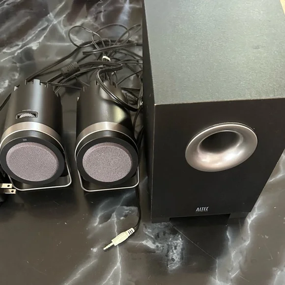 Altec Speakers With Woofer Complete Computer Sound System - Picture 9 of 9